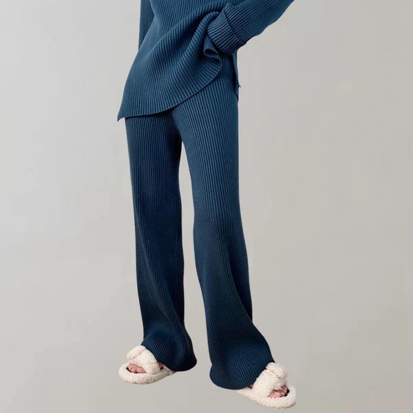 Ingrid | Women's Ribbed Knitted Set