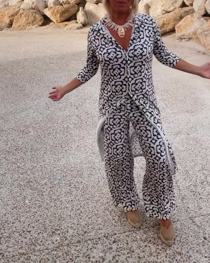 Livia™ - Vintage Printed Set with Lapels and Buttons