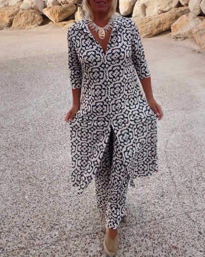 Livia™ - Vintage Printed Set with Lapels and Buttons