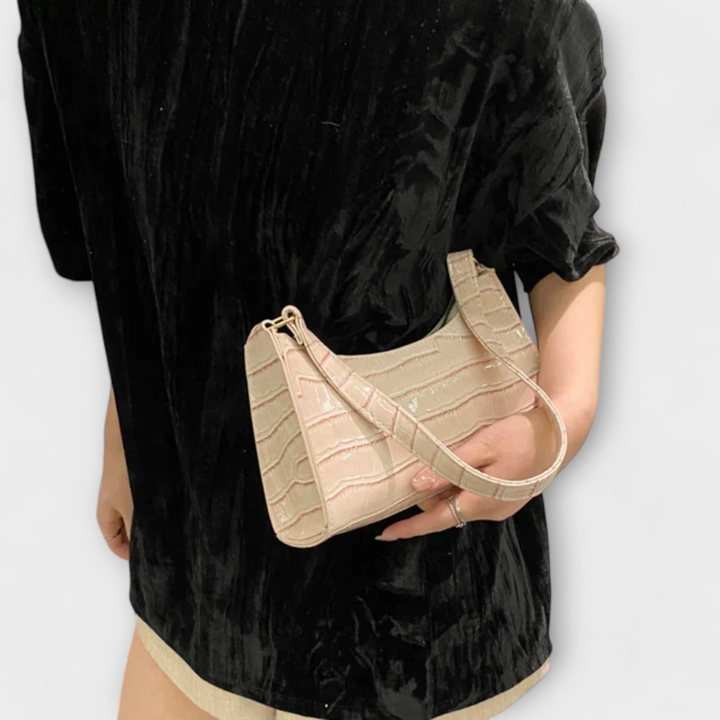 Eline. Glossy Leather Bag