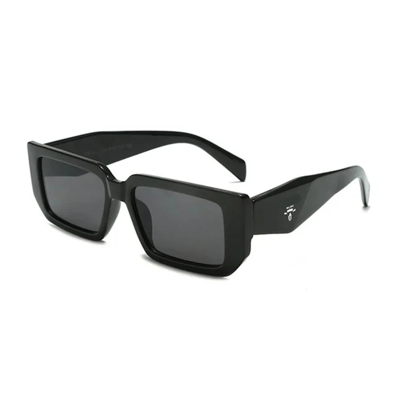 Lena-Trendy sunglasses with thick square frame and UV lenses