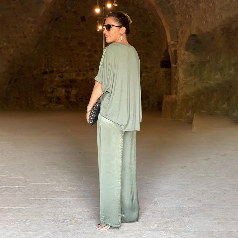 Laurie™ - Elegant Plus Size Two-Piece Shiny Ensemble with V-Neck