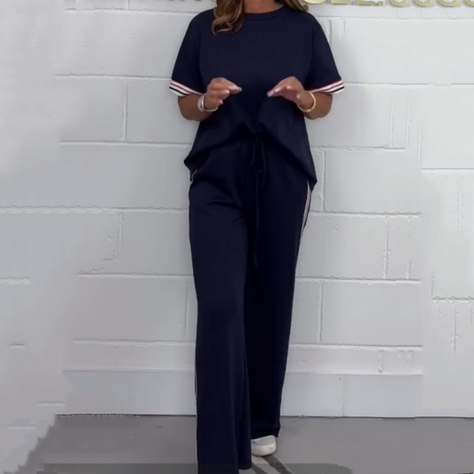 Milla™ - Short Sleeve T-shirt with Side Stripes and Jogging Trousers for Women